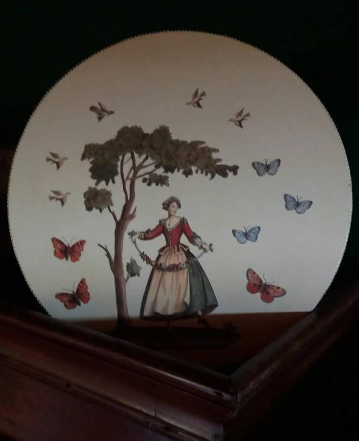 Alice Nel Paese Delle Meraviglie Gavardo Exteriör bild
